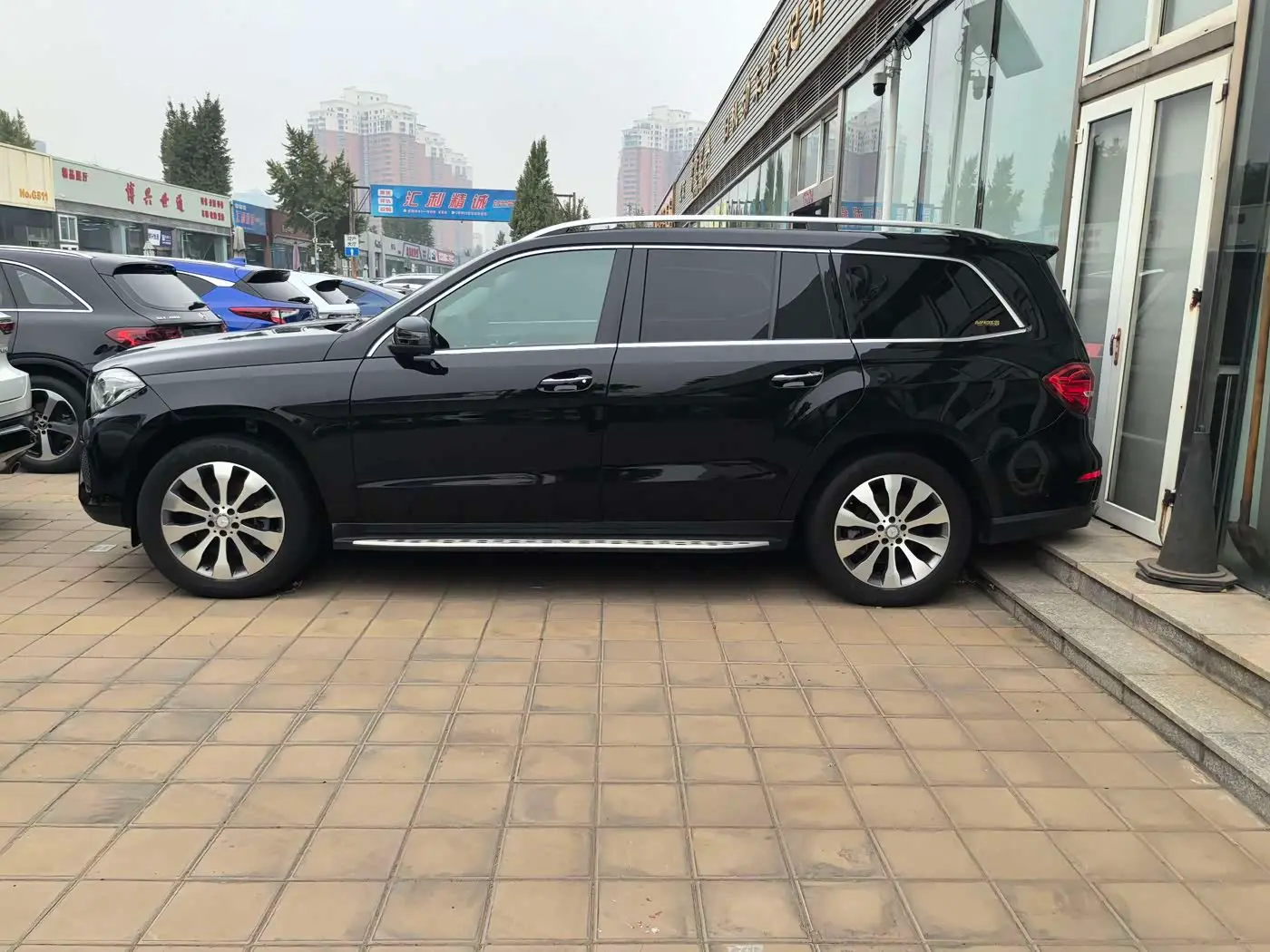 Mercedes-Benz GLS 2017 — Photo 5/18