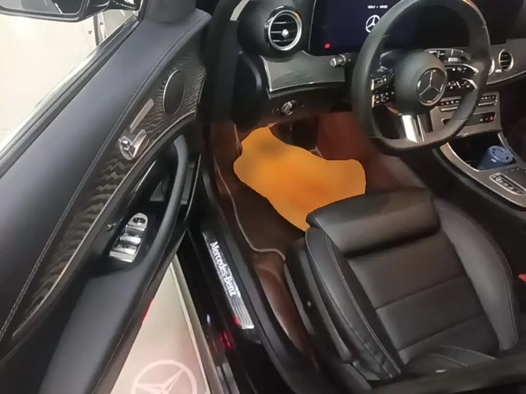 Mercedes-Benz E-Class 2021 — Photo 12/20