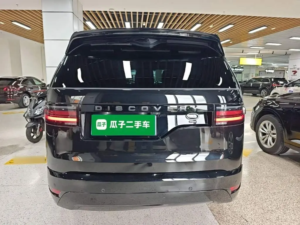 Land Rover Discovery 2023 — Photo 4/20