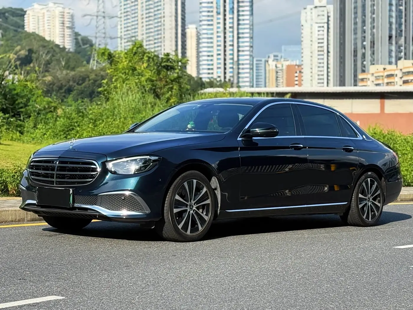Mercedes-Benz E-Class New Energy 2023 — ფოტო 2/18