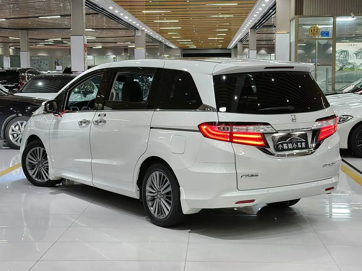 Honda Odyssey 2019 — Photo 14/15