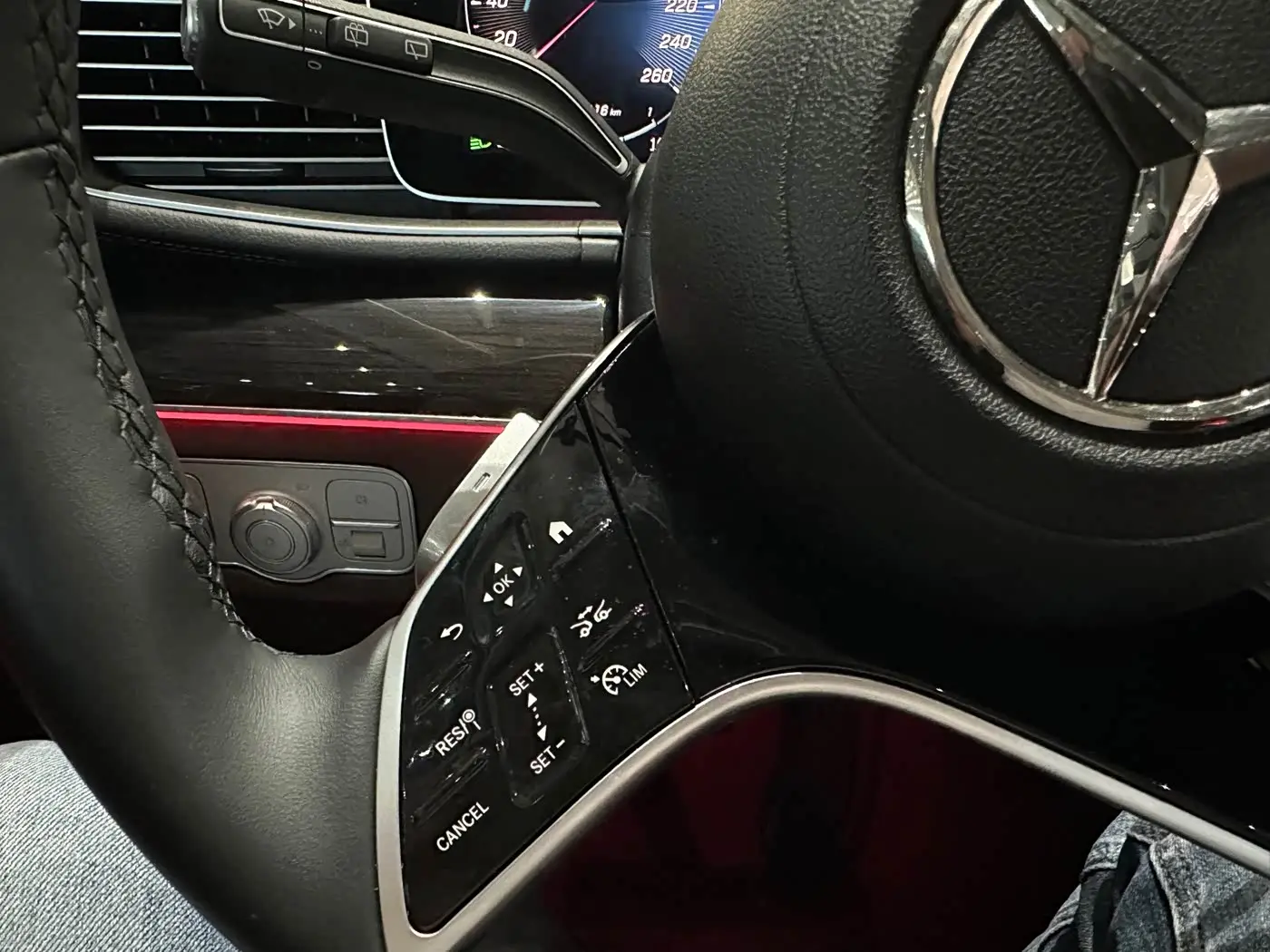 Mercedes-Benz GLE 2026 — Photo 15/17