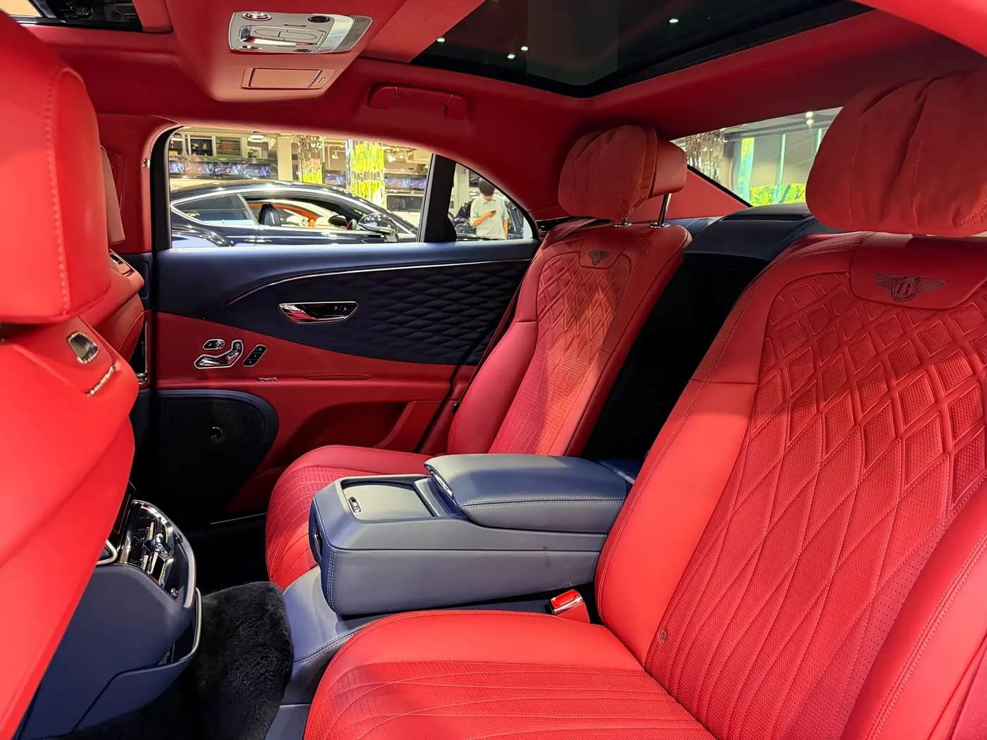 Bentley Flying Spur 2022 — Фото 11/14