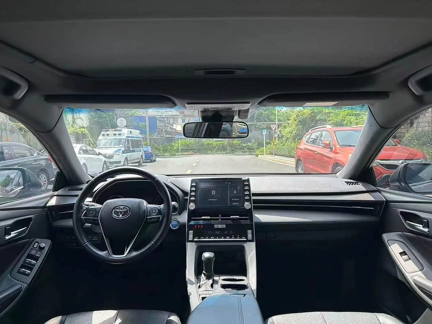 Toyota Avalon 2021 — Photo 6/9