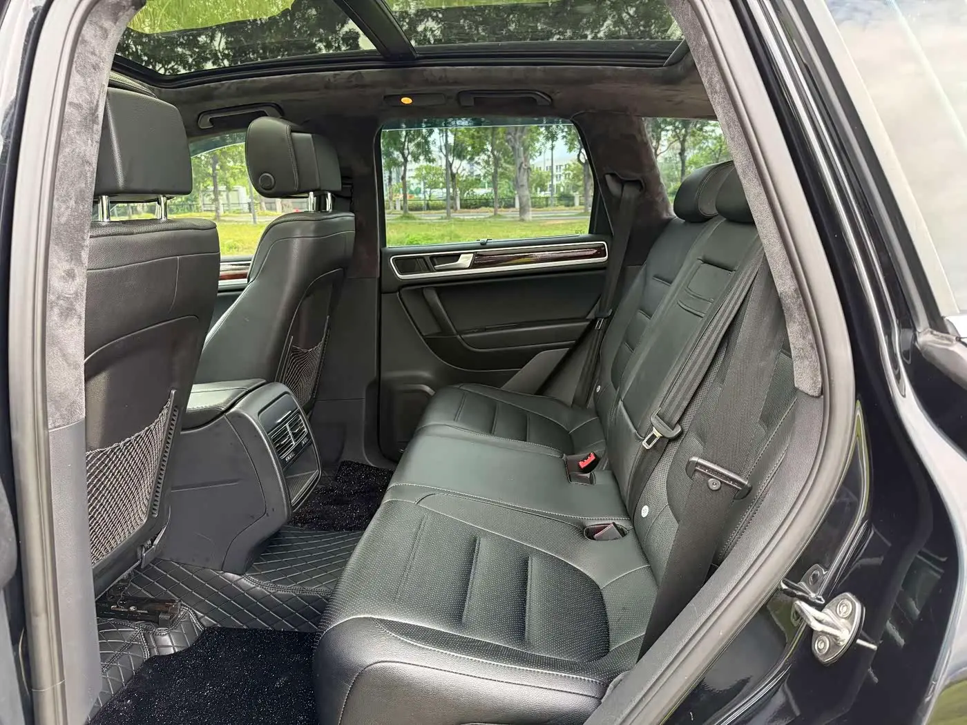 Volkswagen Touareg 2012 — Photo 10/20