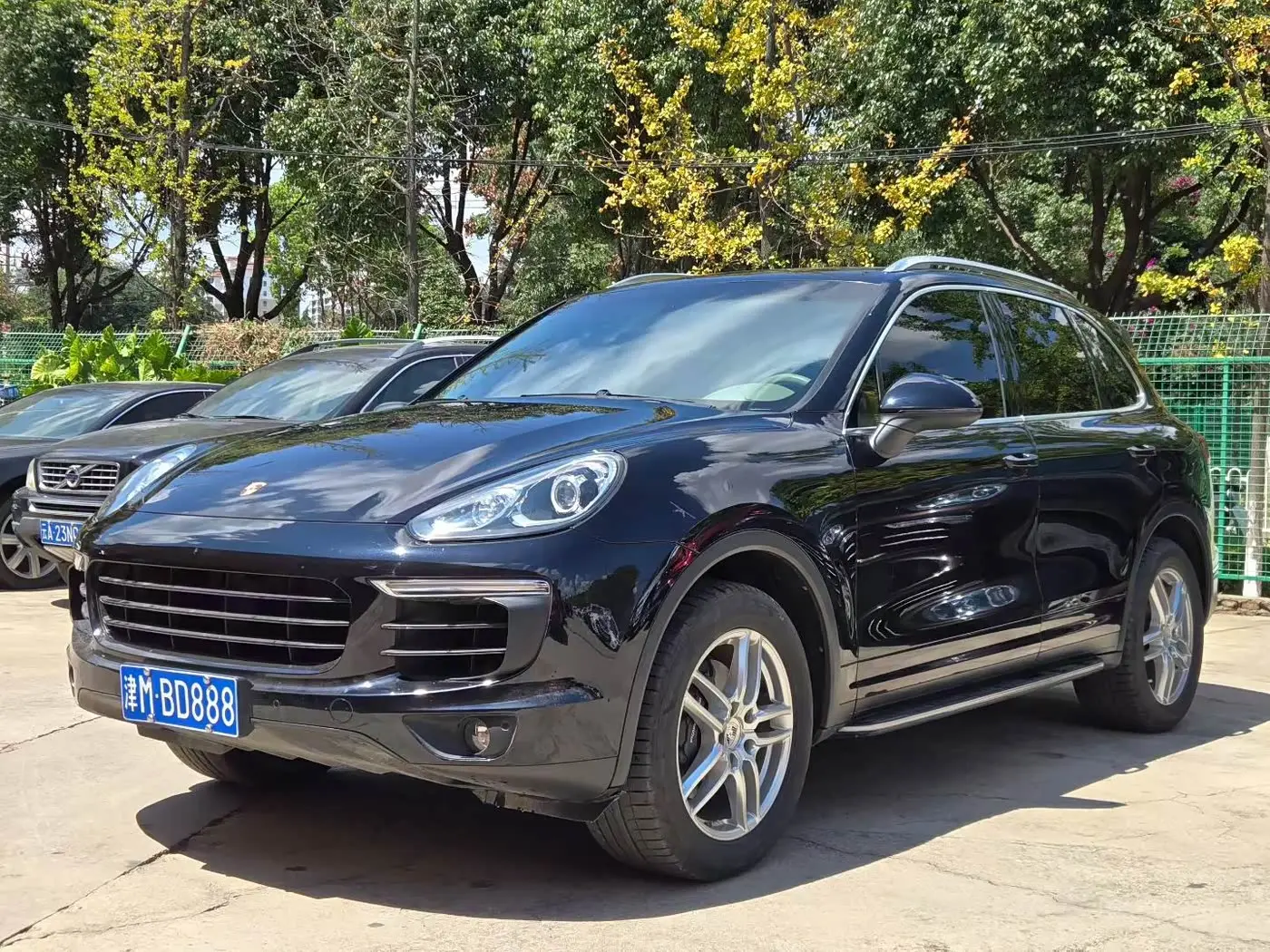 Porsche Cayenne 2015 — Photo 1/9