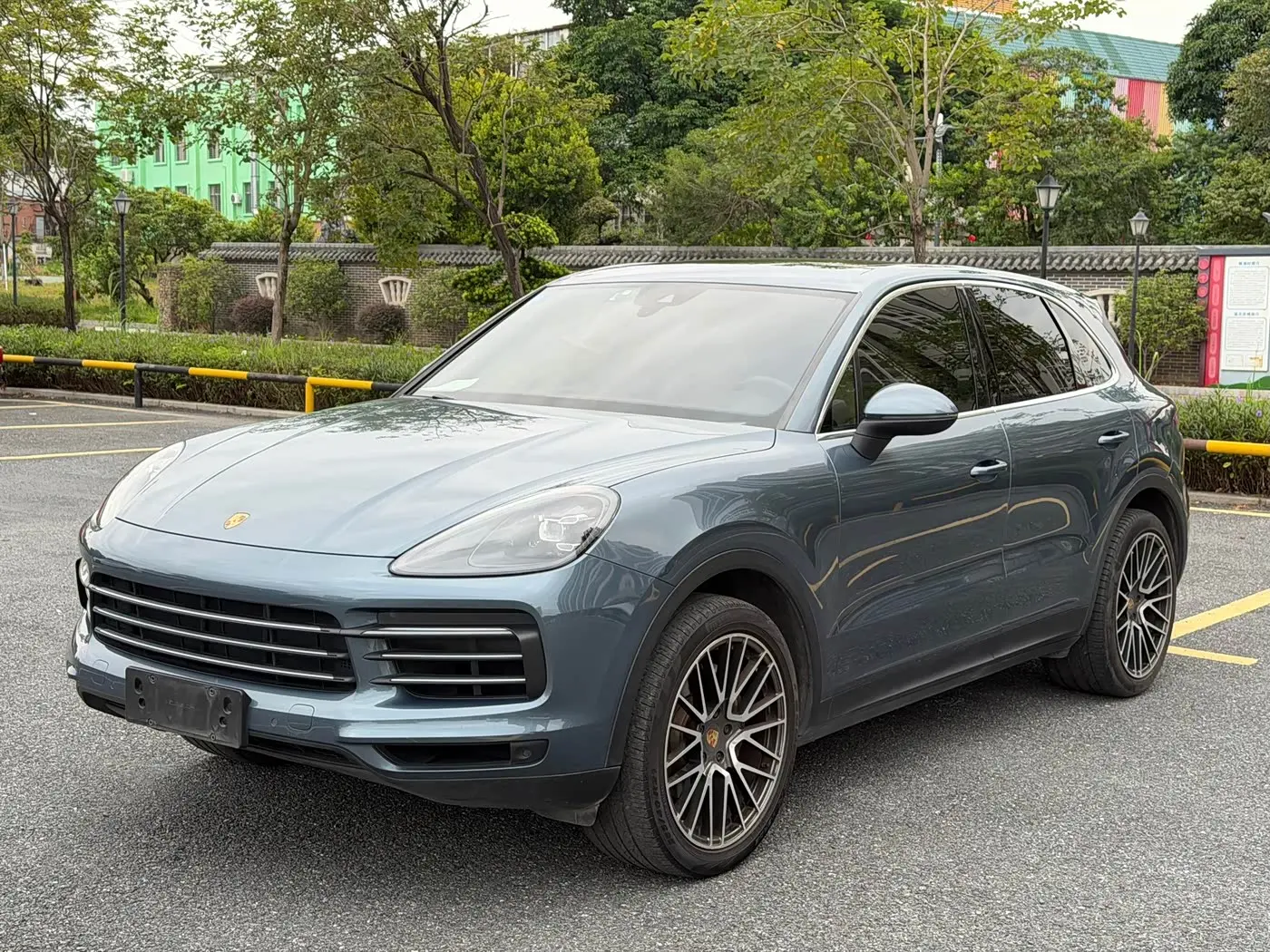 Porsche Cayenne 2018 — Photo 1/18