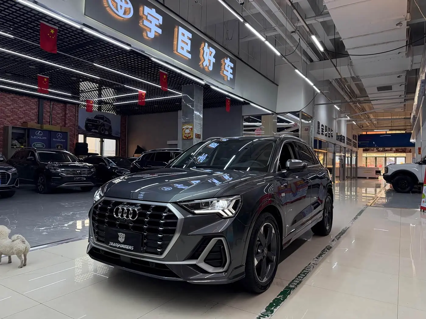 Audi Q3 2022 — Photo 1/20