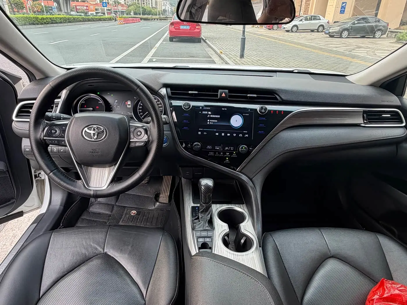 Toyota Camry 2021 — Şəkil 8/9