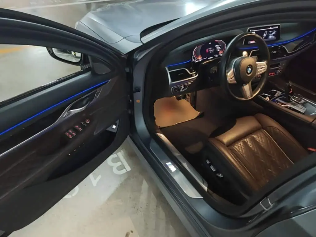 BMW 7 Series 2022 — Photo 16/20