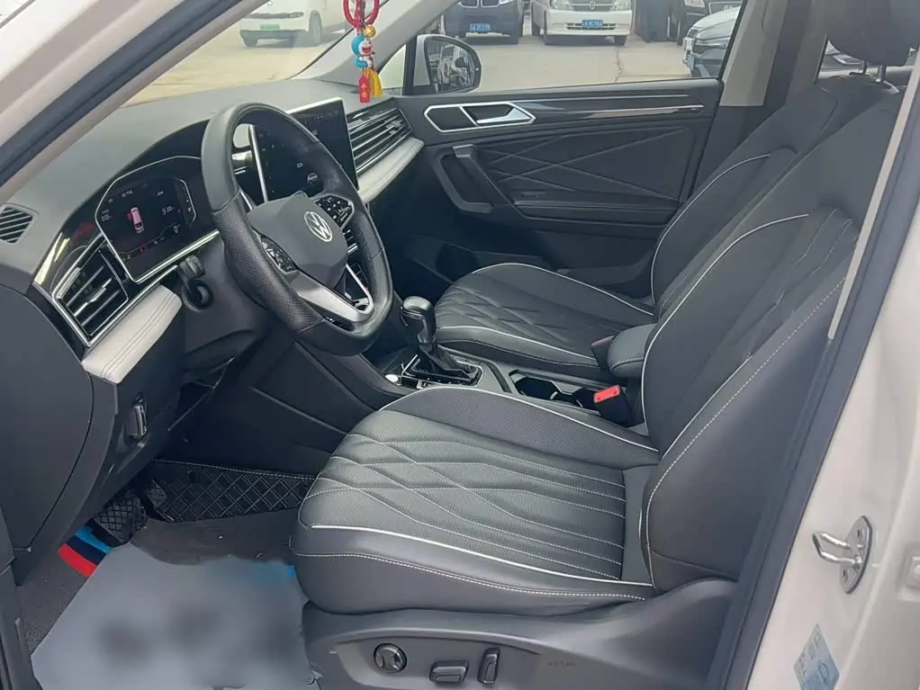 Volkswagen Tiguan L 2022 — Фото 14/20