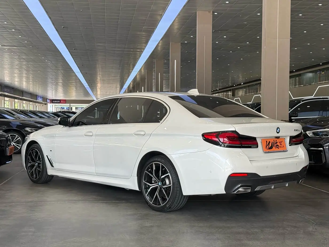 BMW 5 Series 2021 — Şəkil 15/18