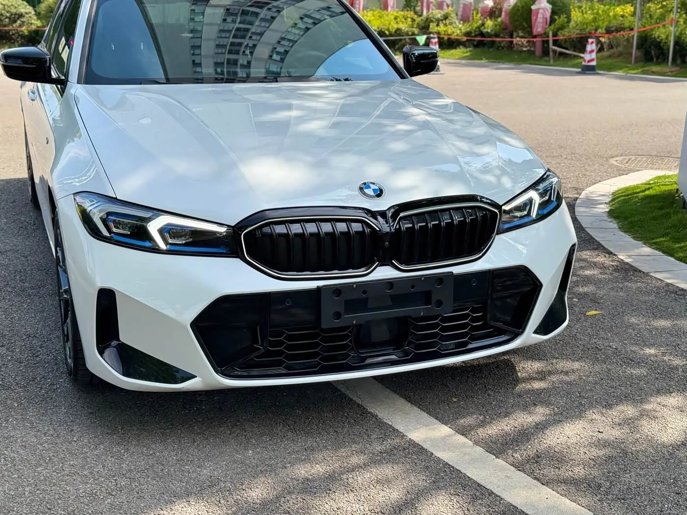 BMW 3 Series 2025 — Фото 14/20