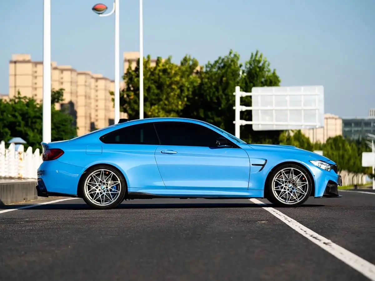 BMW M4 2017 — Фото 3/13