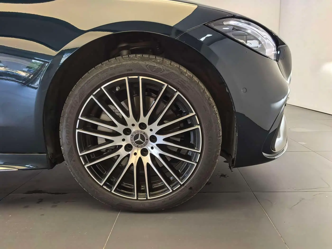 Mercedes-Benz C-Class 2025 — Фото 7/18