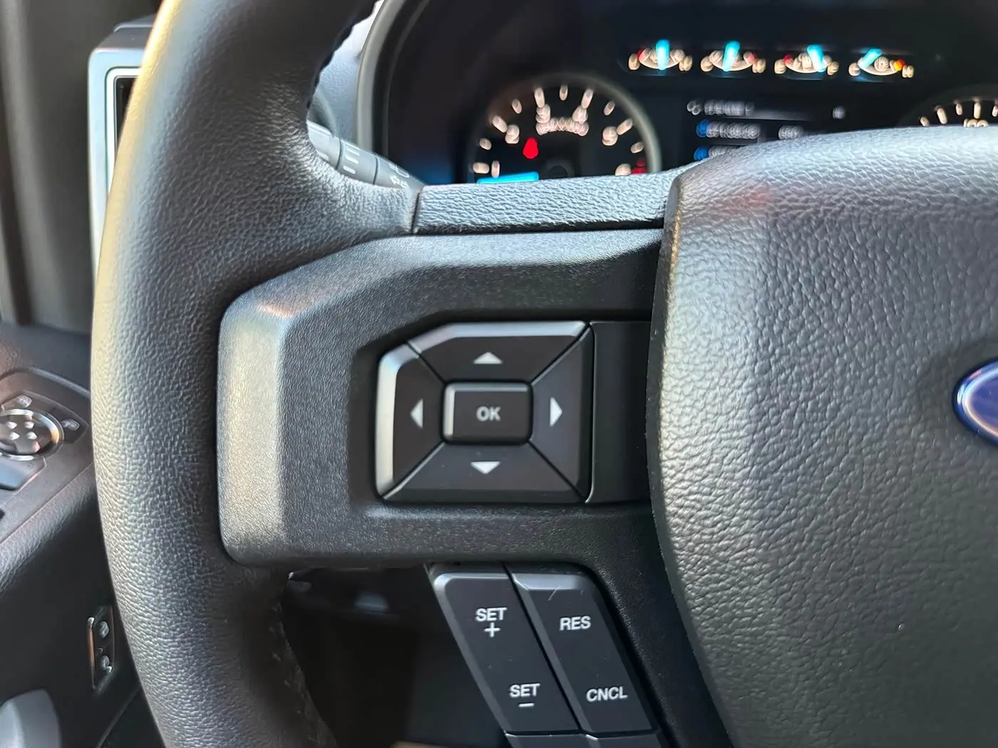 Ford F-150 Raptor 2019 — Фото 18/20
