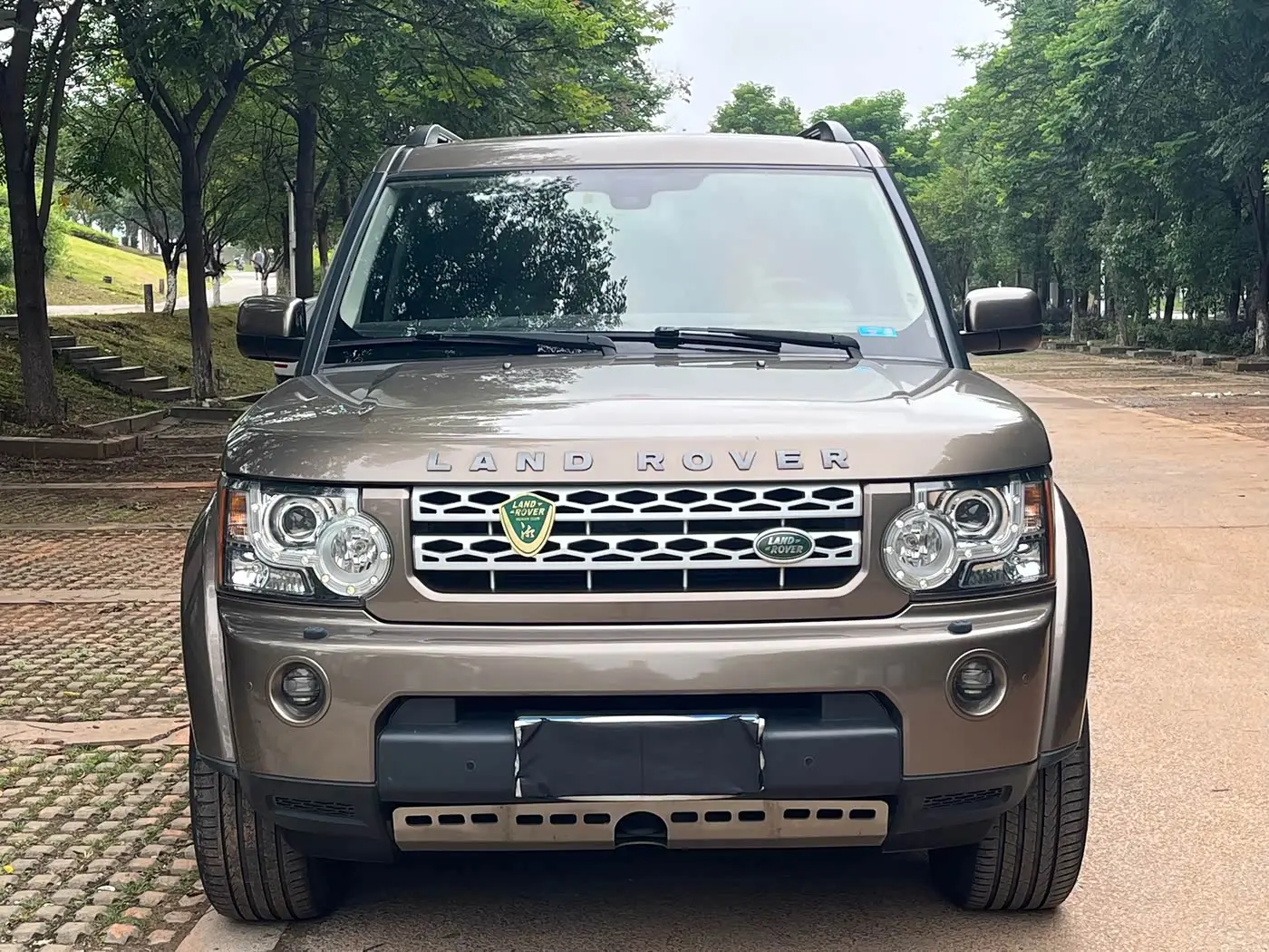 Land Rover Discovery 2013 — Фото 2/15