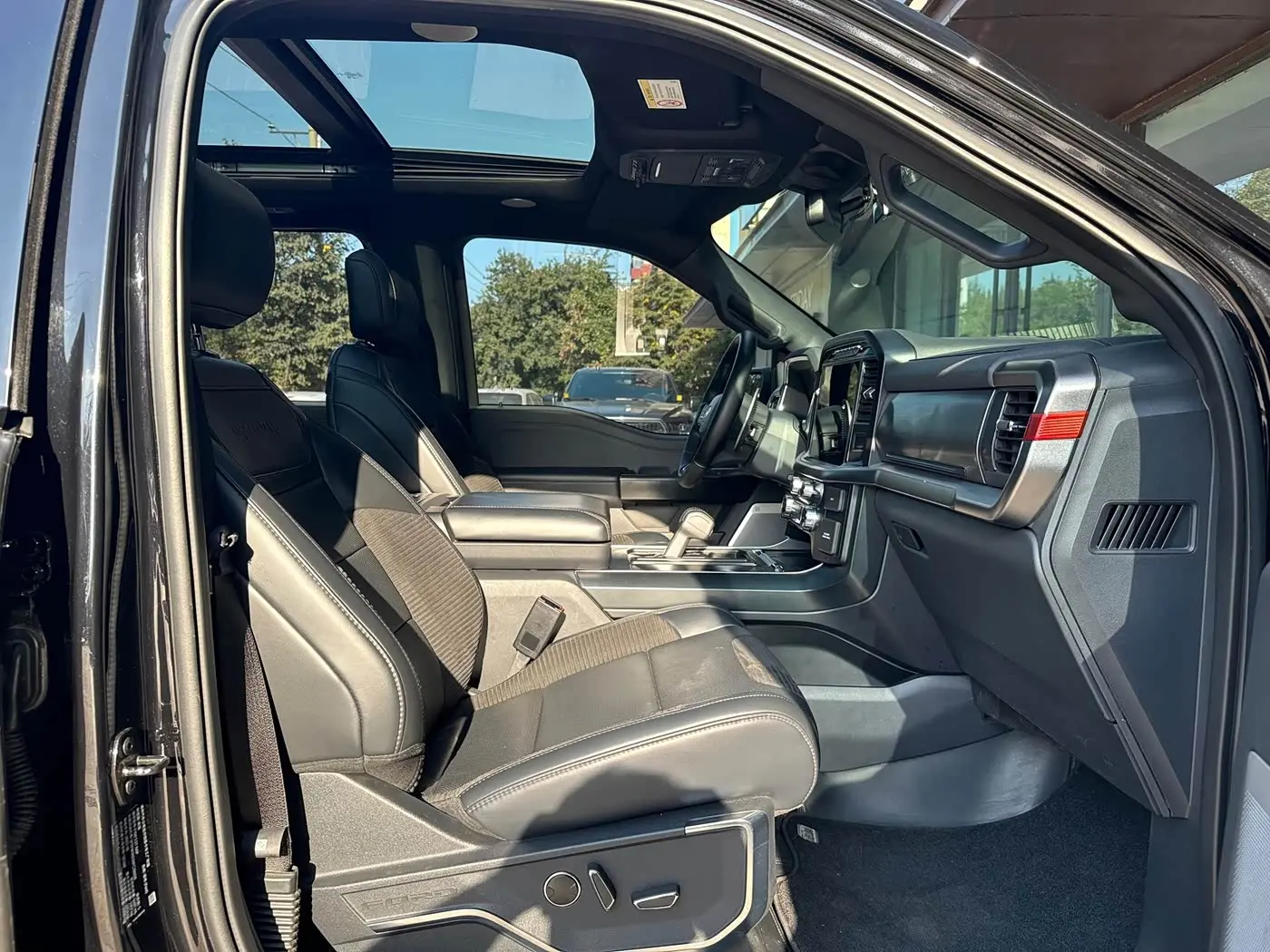Ford F-150 Raptor 2023 — Фото 14/17