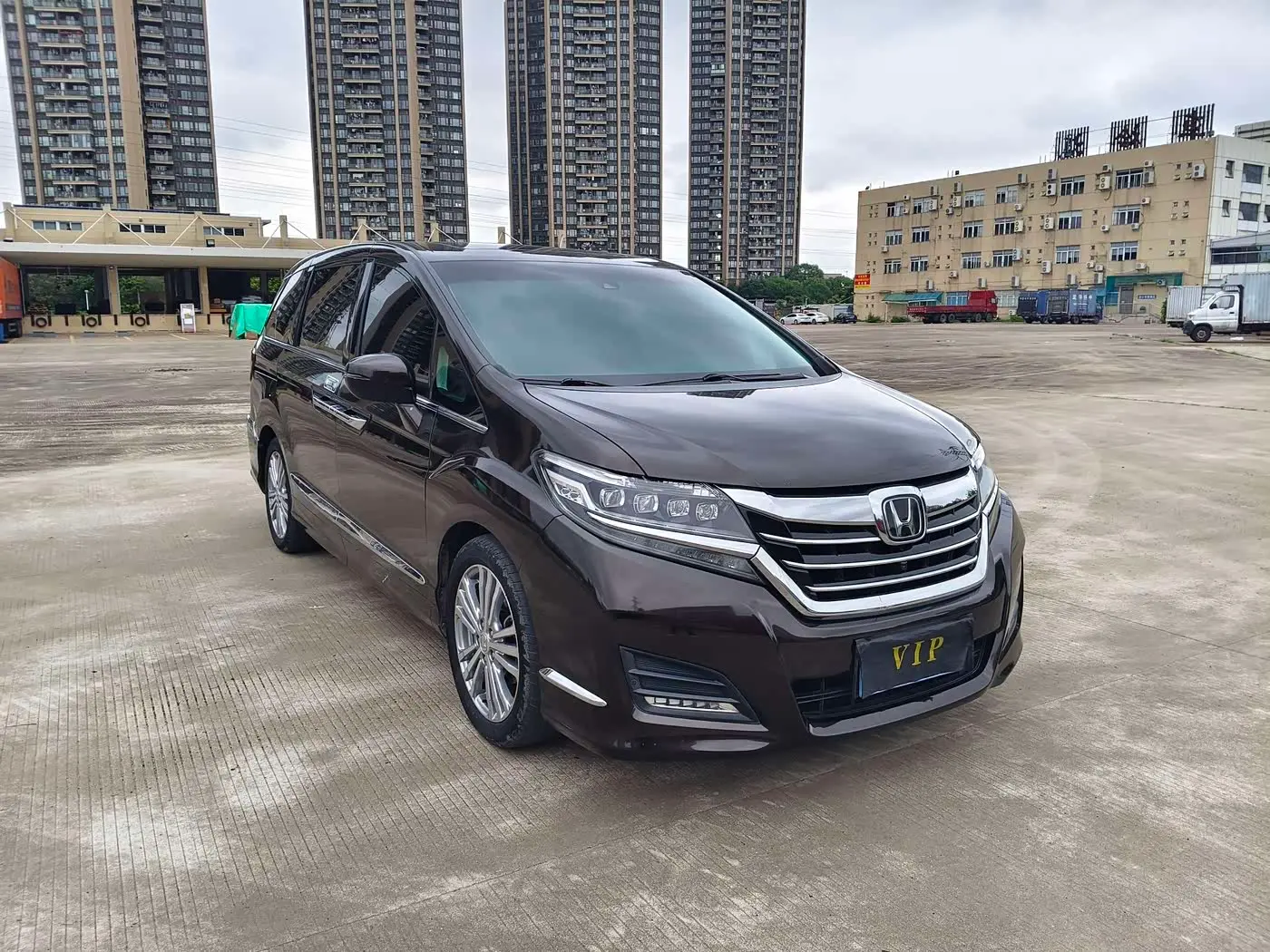 Honda Elysion 2017 — Photo 3/20