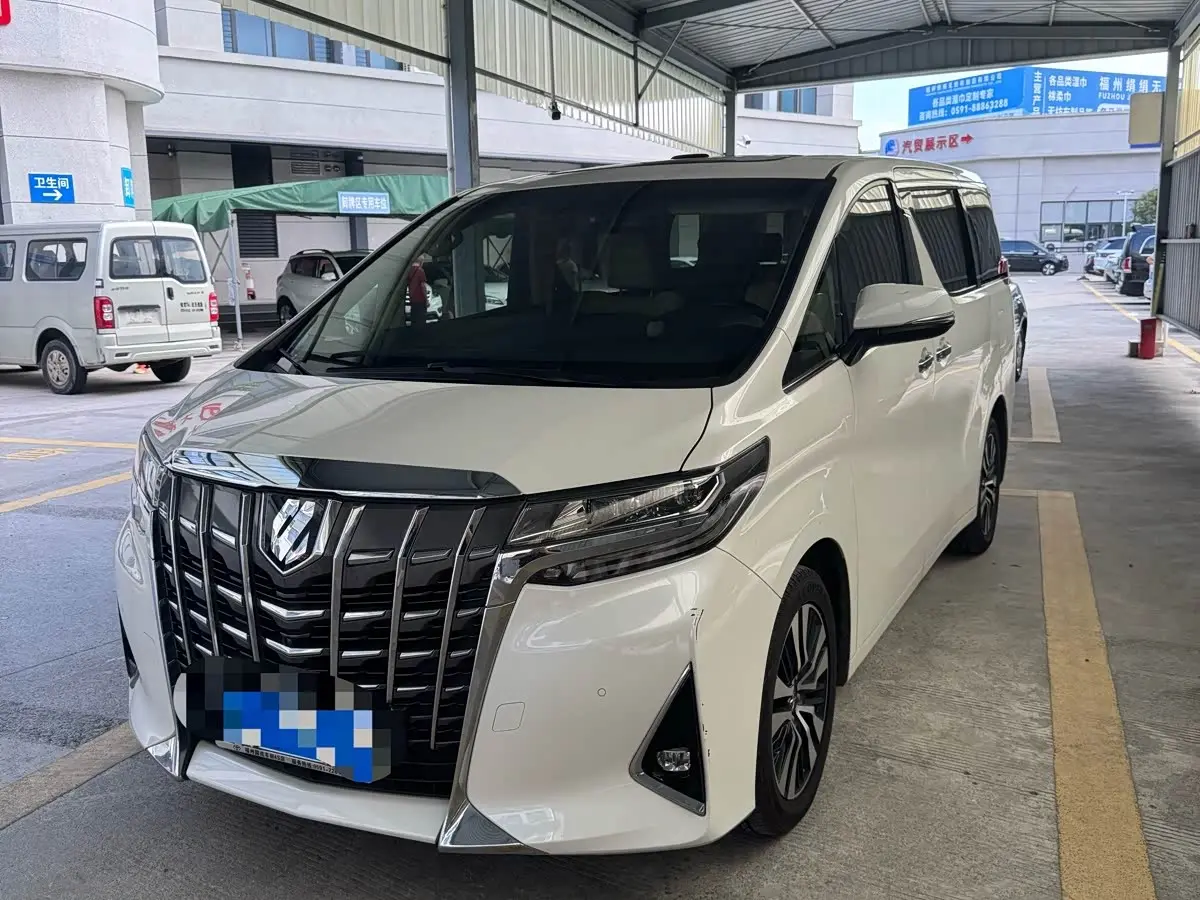 Toyota Alphard 2019 — Photo 1/9