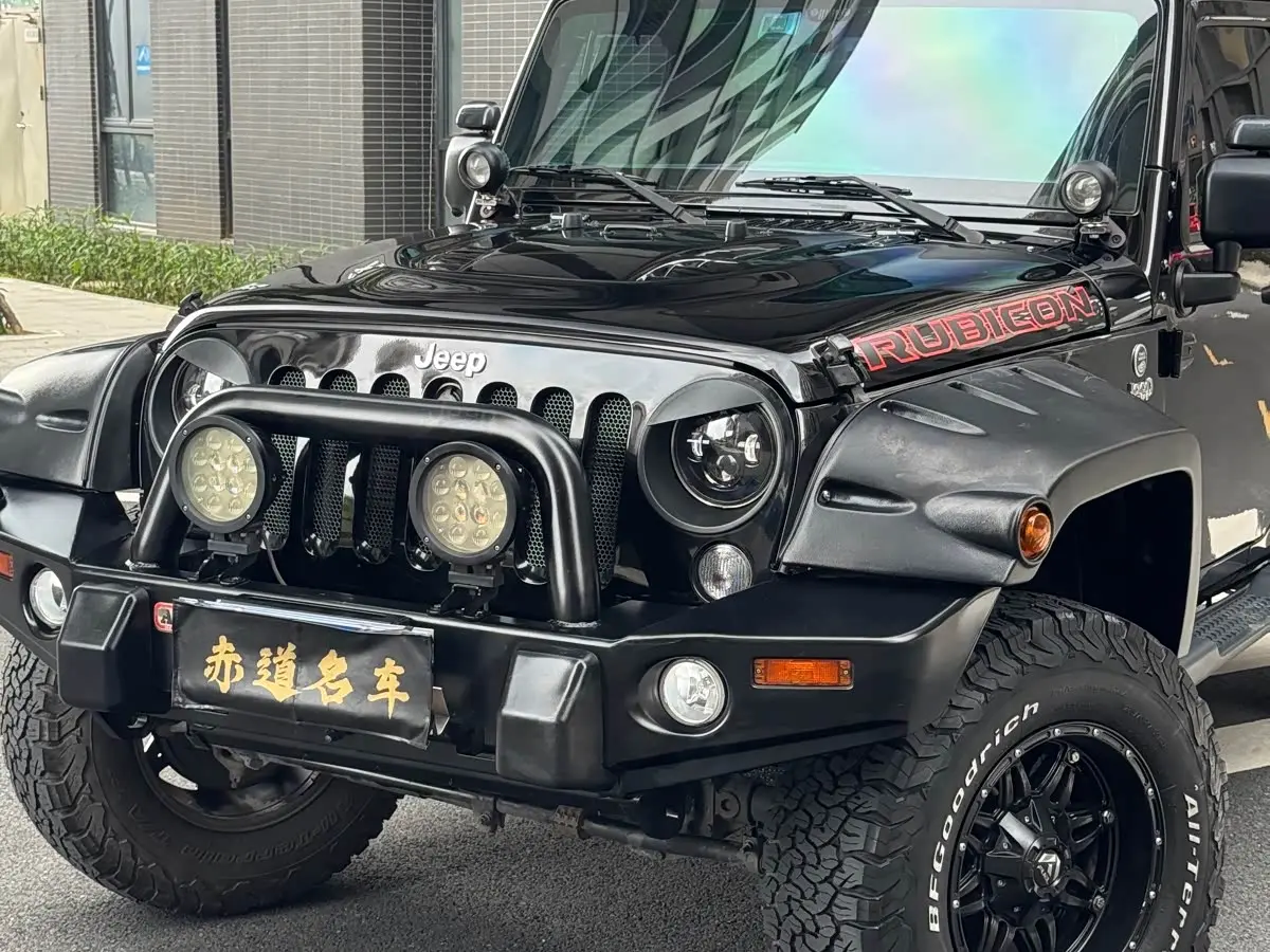 Jeep Wrangler 2016 — Photo 8/17