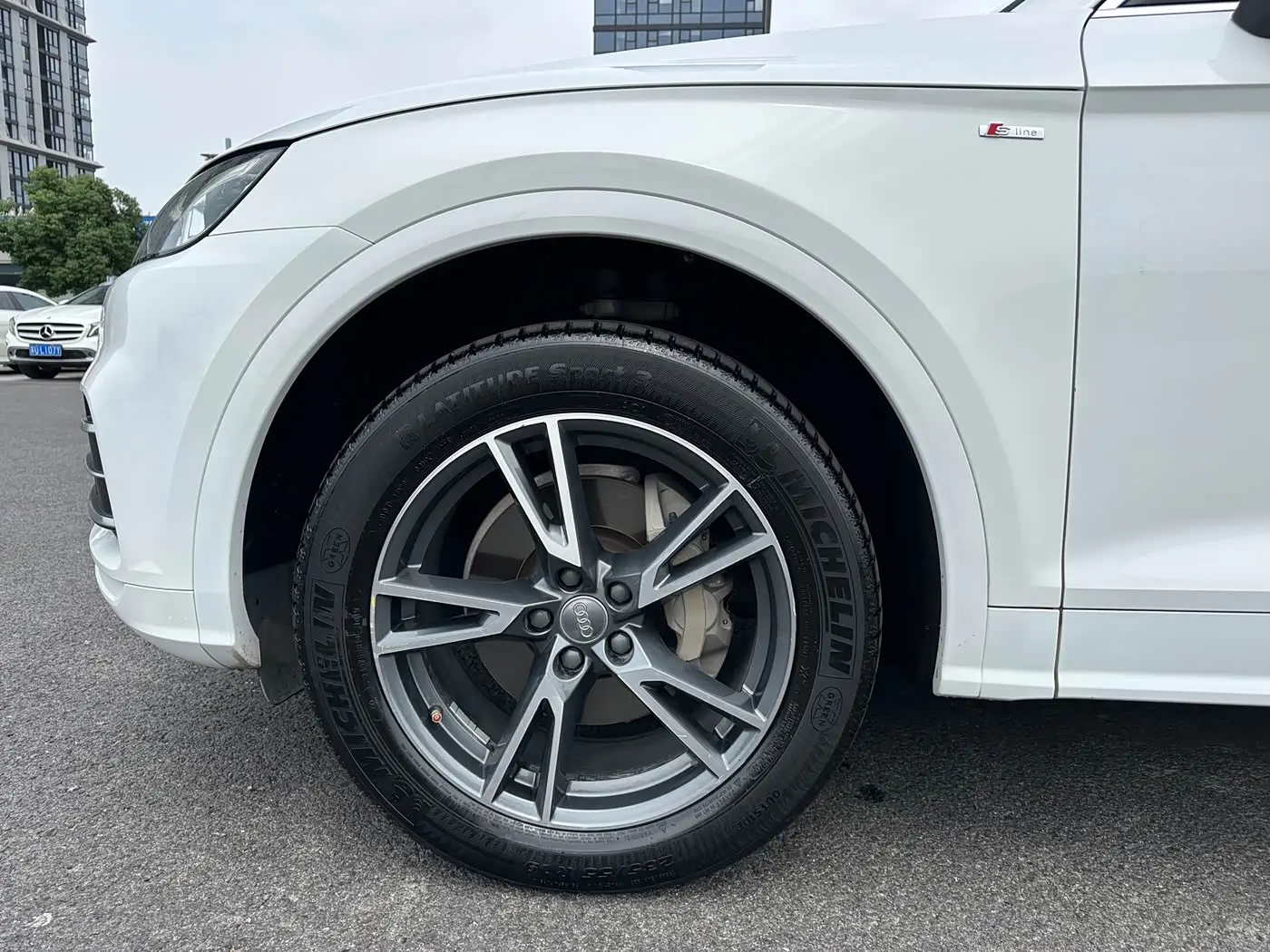 Audi Q5L 2018 — Фото 8/20