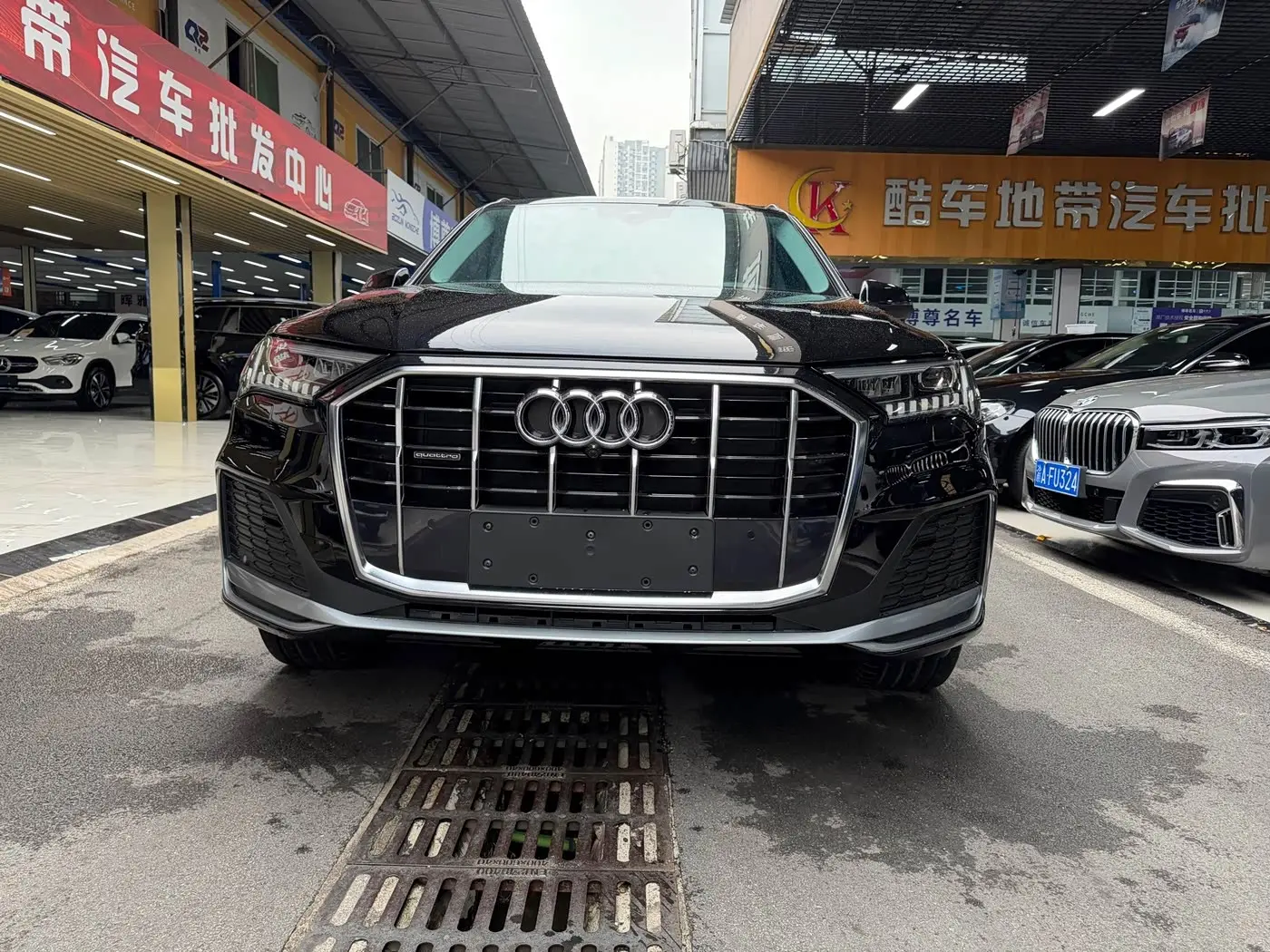 Audi Q7 2021 — Photo 2/20