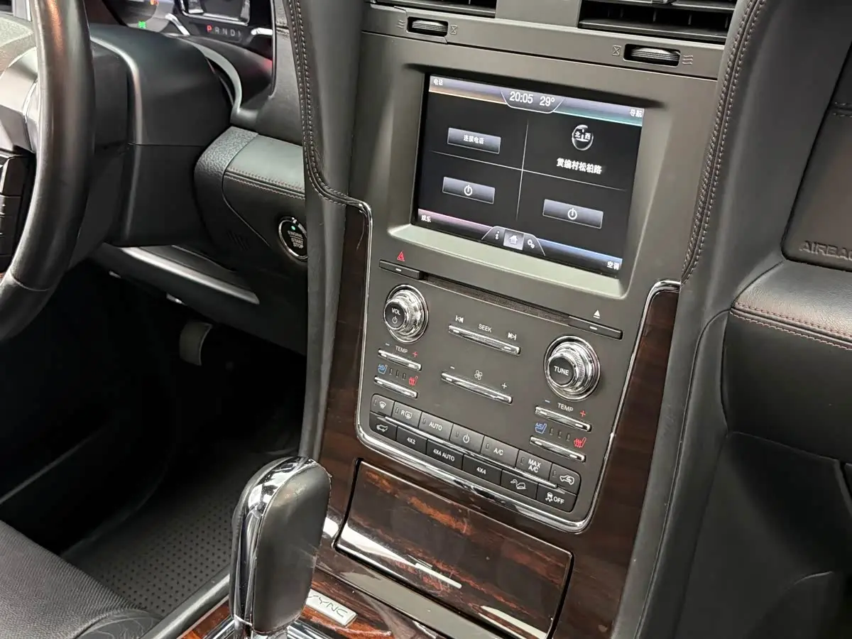 Lincoln Navigator 2016 — Фото 6/13