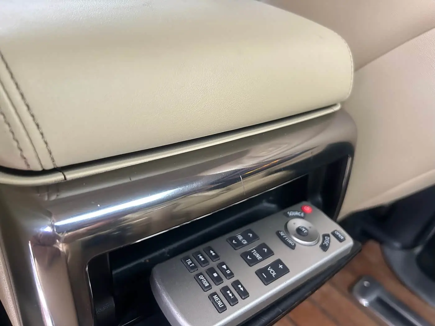 Toyota Alphard 2018 — Photo 12/20