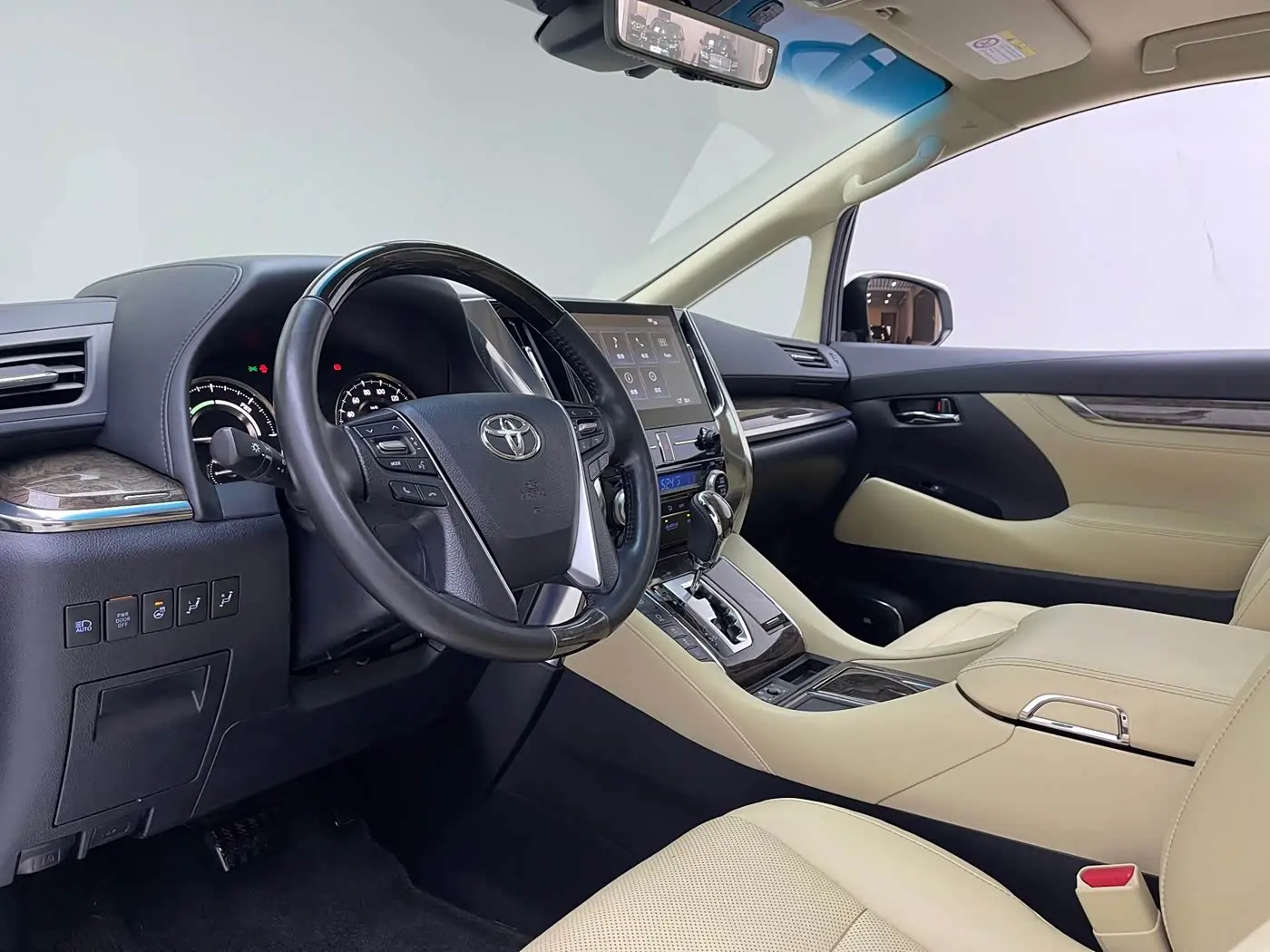 Toyota Alphard 2020 — Photo 4/11