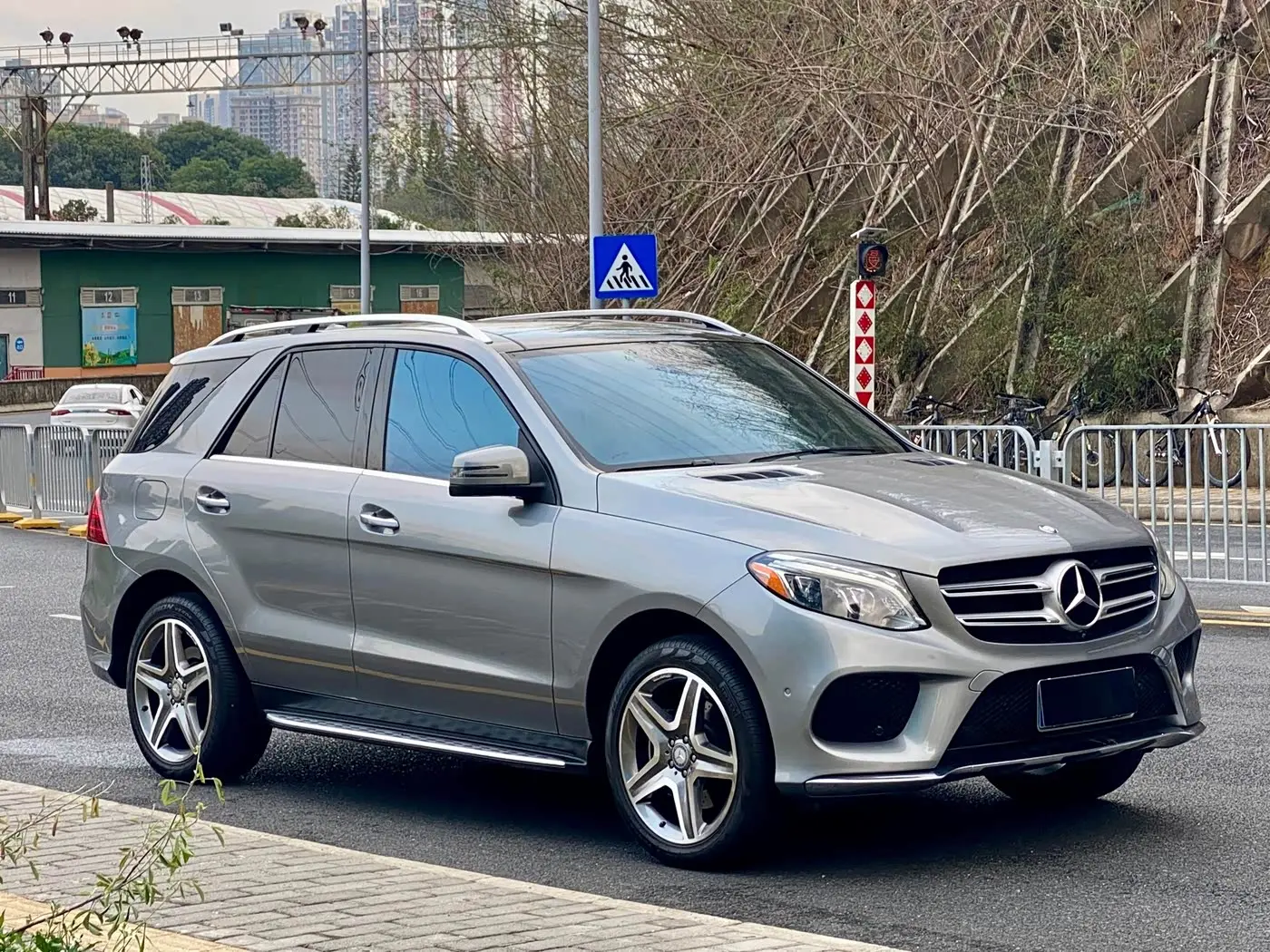 Mercedes-Benz GLE 2017 — ფოტო 3/20