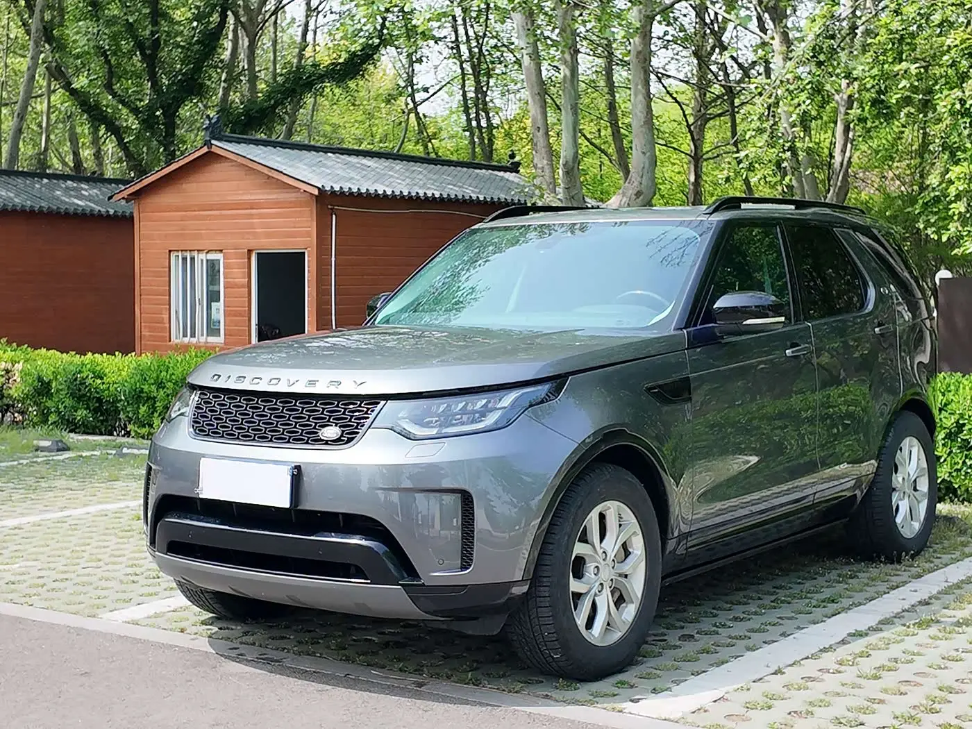 Land Rover Discovery 2018 — Şəkil 1/15