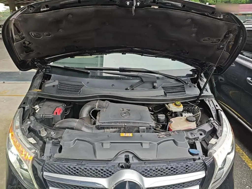 Mercedes-Benz V-Class 2021 — Photo 20/20