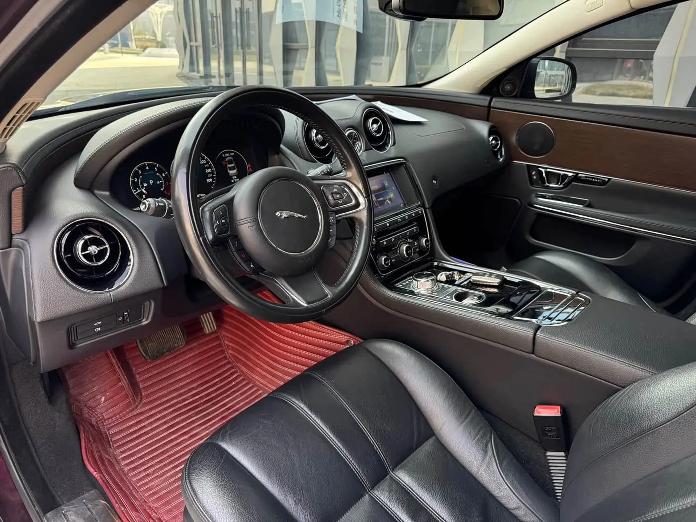 Jaguar XJ 2018 — Şəkil 9/20