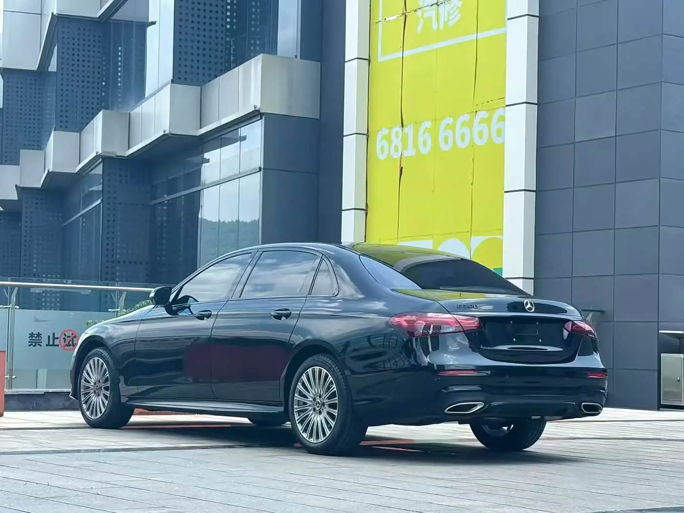 Mercedes-Benz E-Class 2022 — Фото 7/15