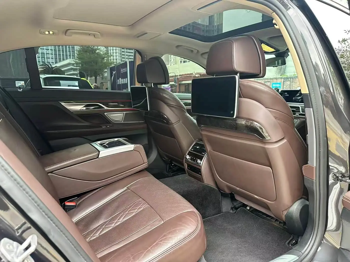 BMW 7 Series 2016 — Photo 7/20