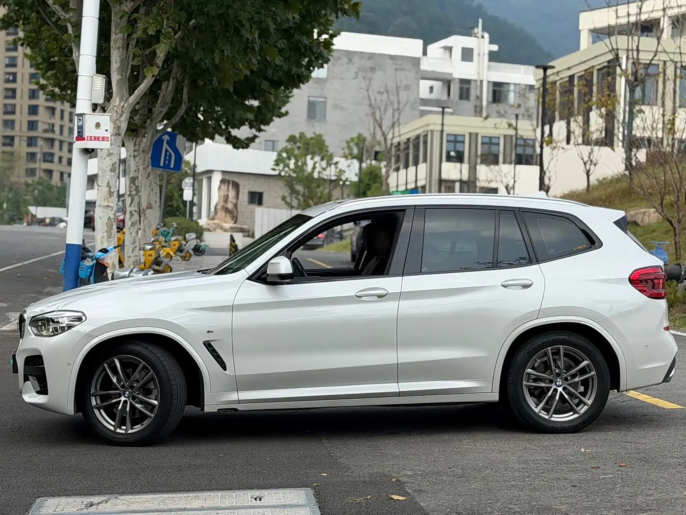 BMW X3 2019 — Фото 4/20