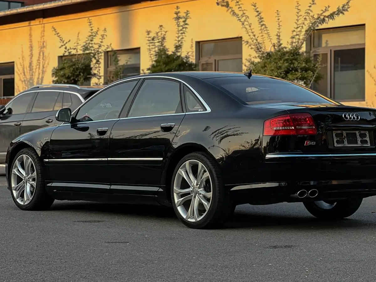 Audi S8 2008 — Şəkil 14/14