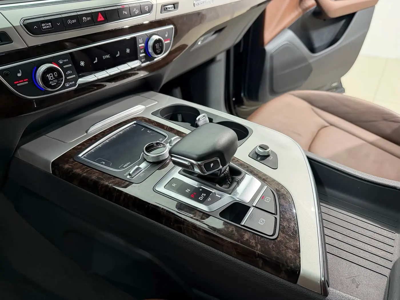 Audi Q7 2017 — Photo 8/20