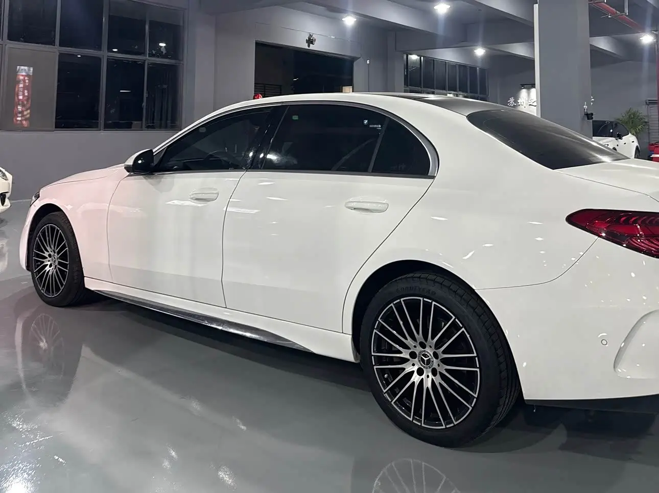 Mercedes-Benz C-Class 2025 — Фото 3/14
