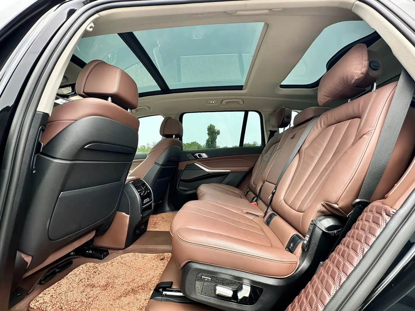 BMW X7 2022 — Photo 17/20