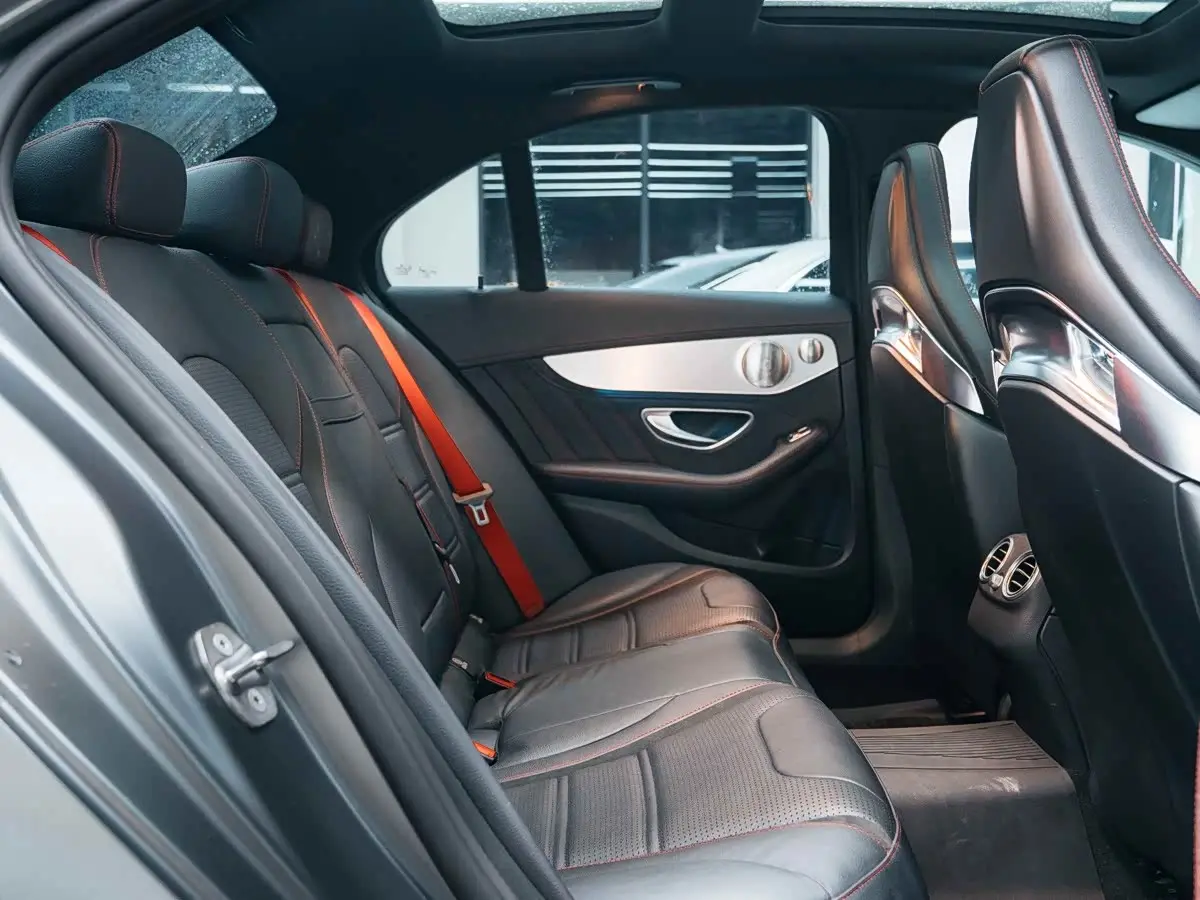 Mercedes-Benz C-Class AMG 2019 — Photo 12/20