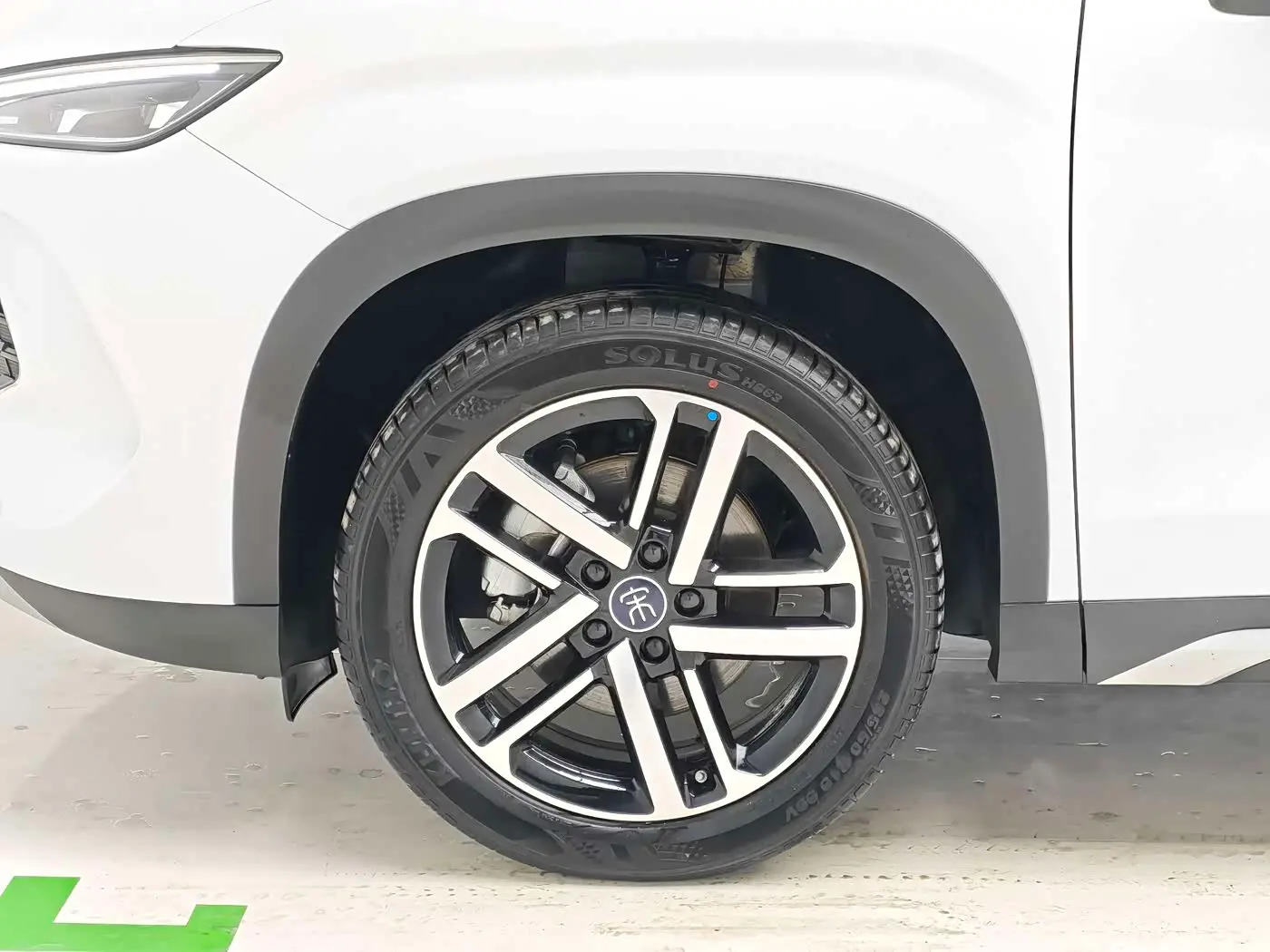 BYD Song L DM-i 2024 — Photo 8/18