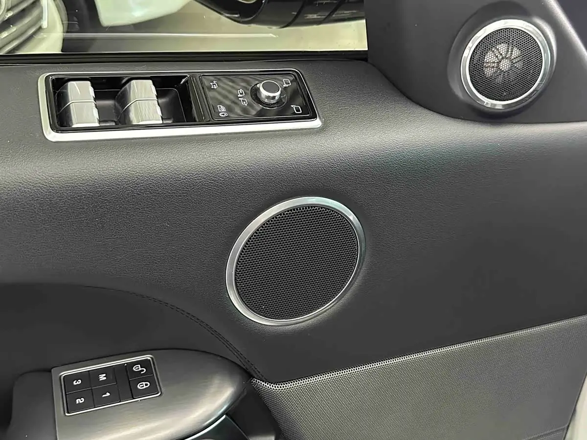 Land Rover Range Rover Sport 2019 — Photo 18/20