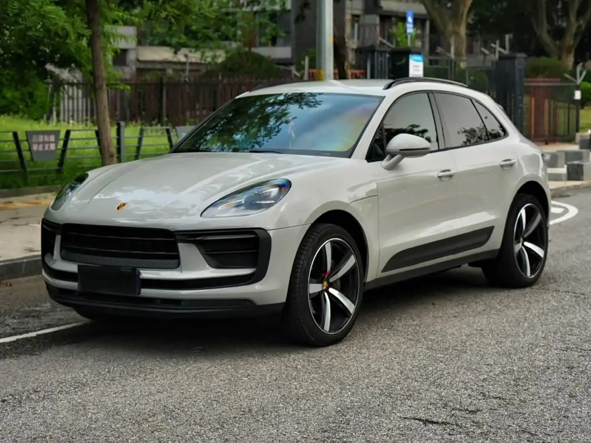 Porsche Macan 2023 — Photo 1/20