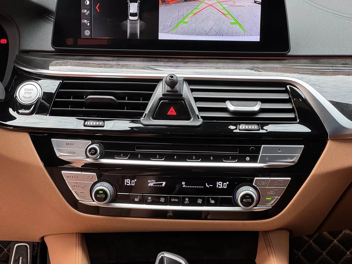 BMW 5 Series 2019 — Photo 12/20