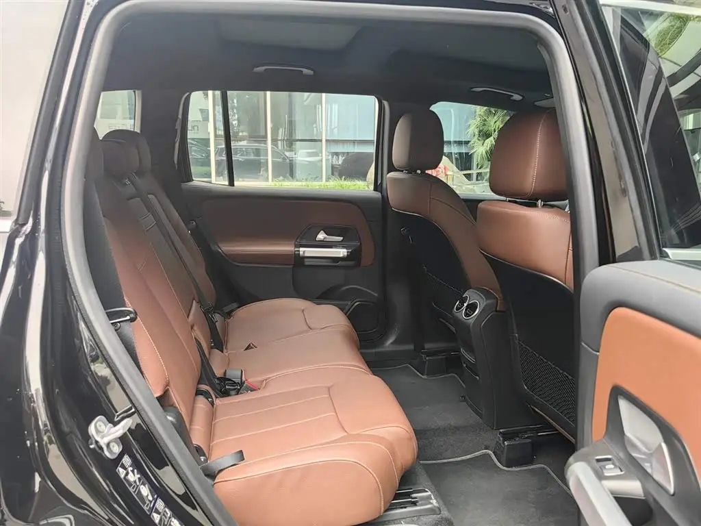 Mercedes-Benz GLB 2025 — Photo 17/20