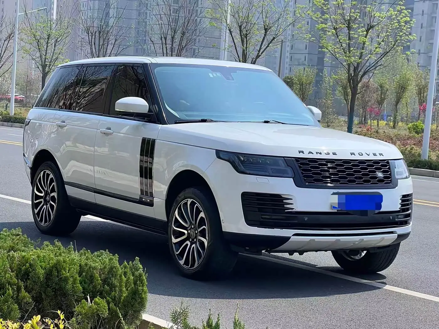 Land Rover Range Rover 2015 — Şəkil 8/15