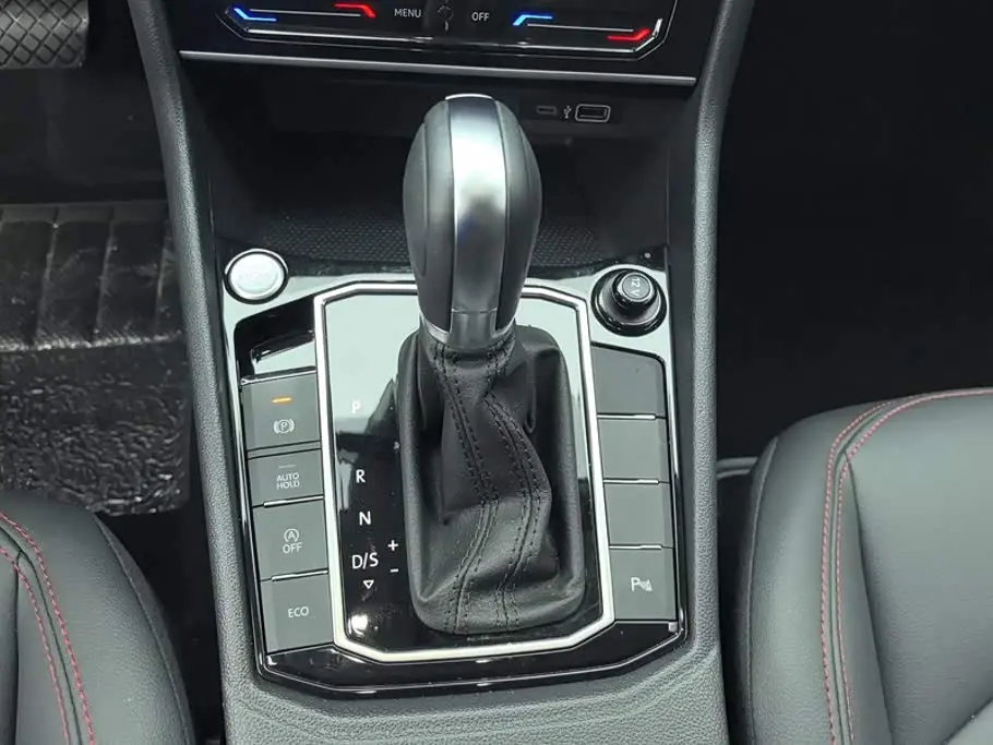 Volkswagen Lavida 2024 — Photo 16/16