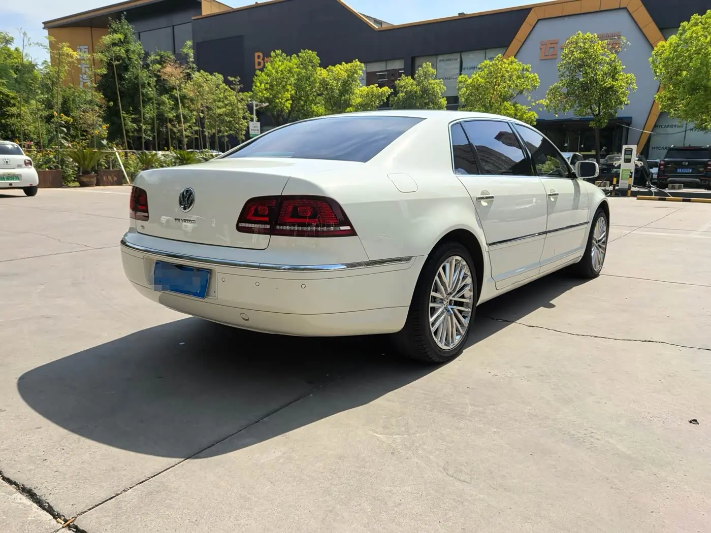 Volkswagen Phaeton 2014 — Photo 4/12